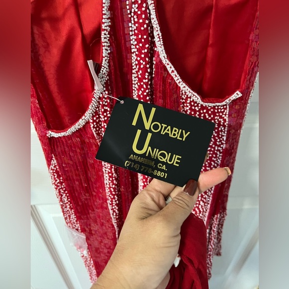 Beautiful red sequins evening gown with matching shawl & asymmetrical hem line - Picture 3 of 9